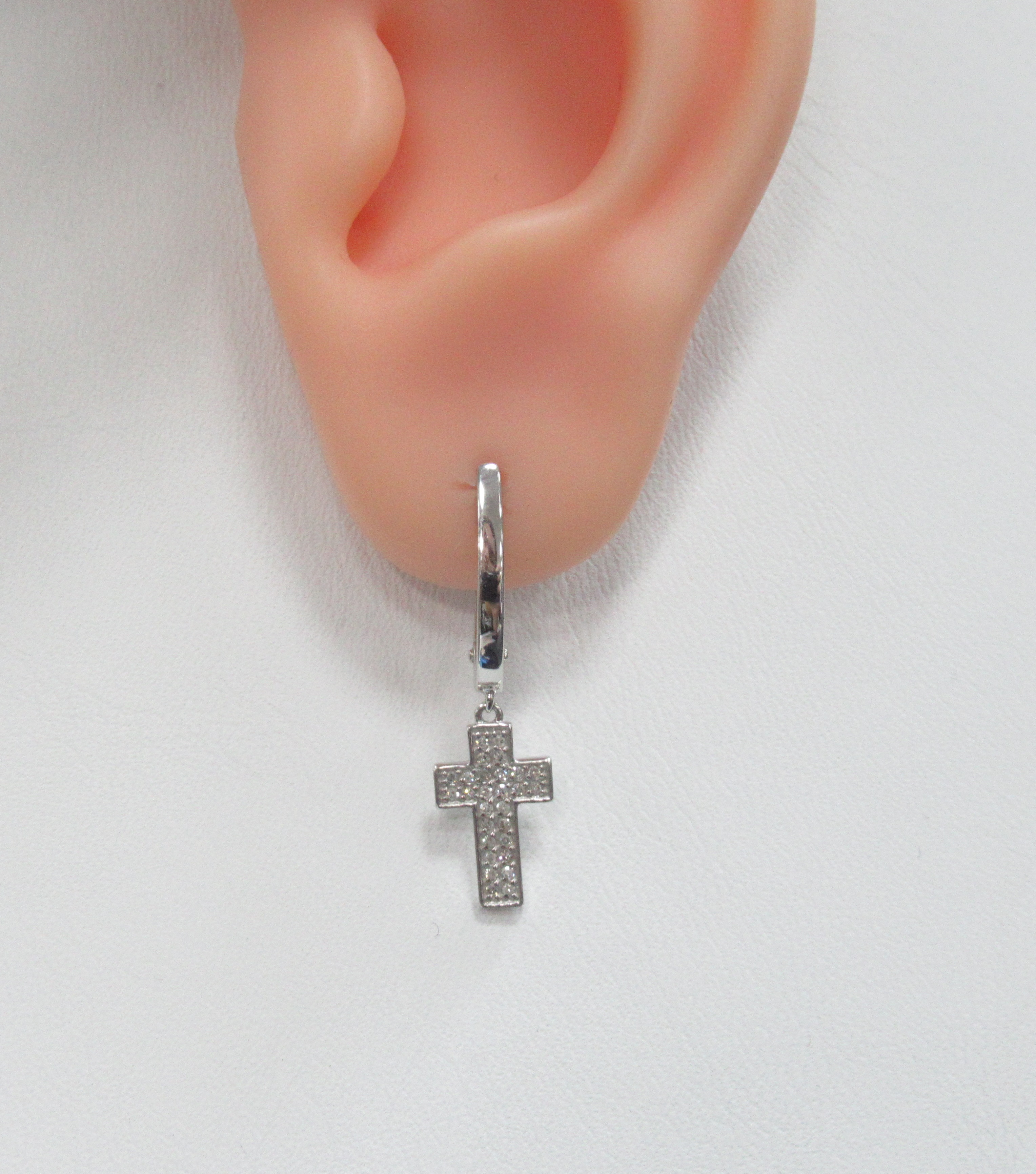 Серьги из белого золота с бриллиантами "Крестики"